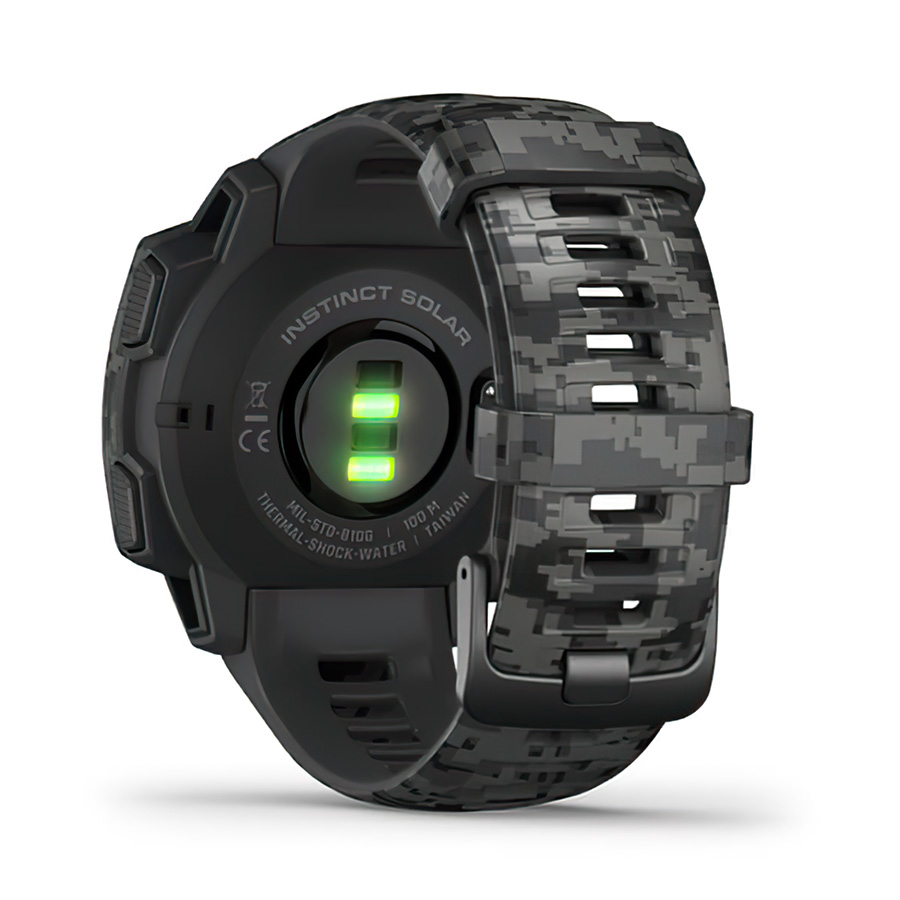 0106476_garmin-solar-graphite-camo-010-02293-05